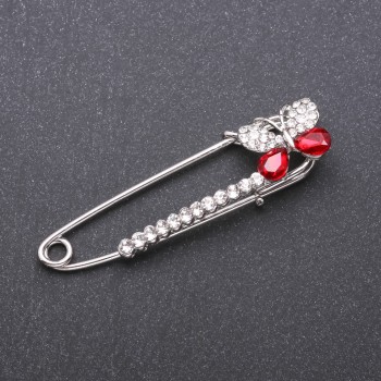Broche con alfiler de cristales rojos de vidrio 66×15 mm, metal blanco