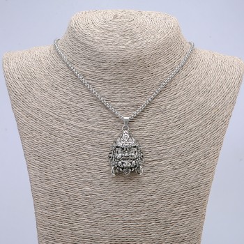 Colgante 'Mahakala' de 40 × 30 mm, con cadena de 70 cm, metal plateado