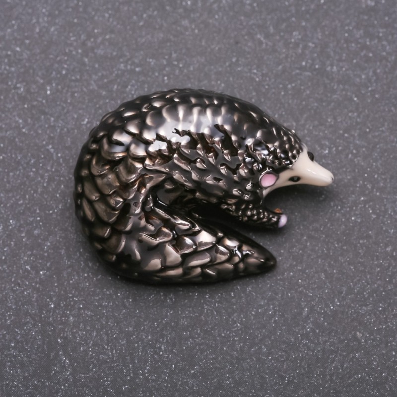 Broche Erizo plateado, metal y esmalte