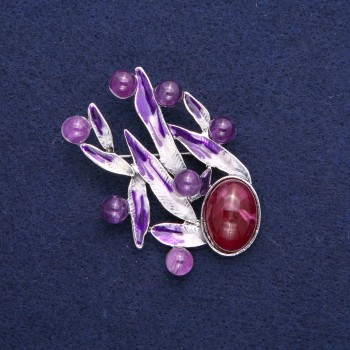Broche Hojas con Amatista, esmalte morado, metal plateado 38×53 mm